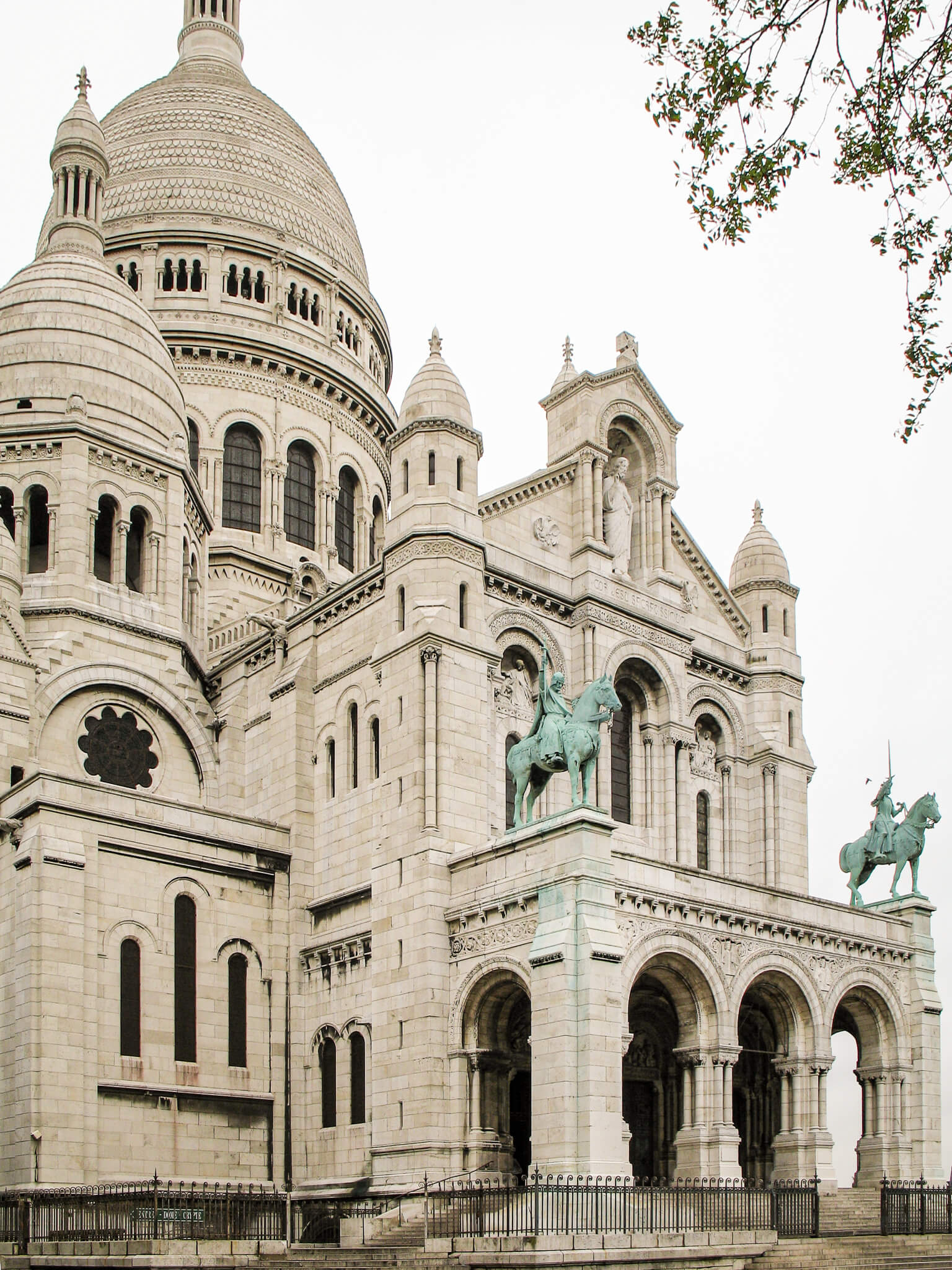 Front of Sacré-Coeur Basilica in Paris