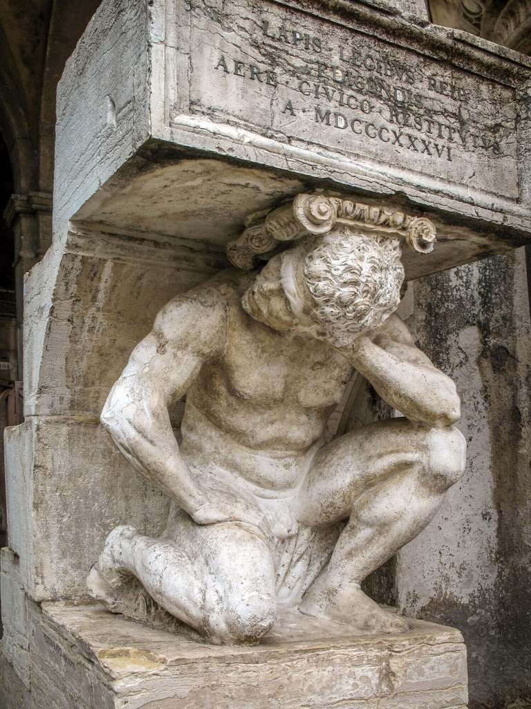 Il Gobbo di Rialto (the Hunchback of the Rialto) in Campo San Giacomo near the Rialto bridge