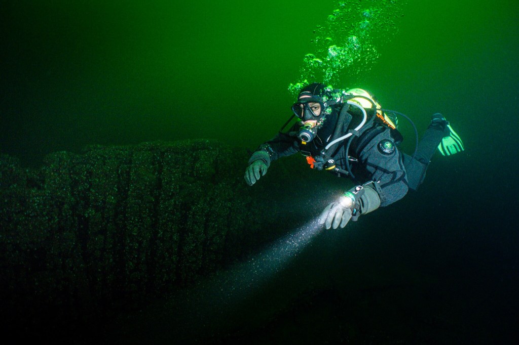 Exploring the China shipwreck in Lake Ontario