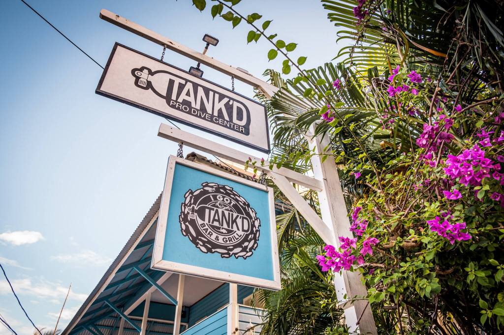 Tank'd Bar & Grill in Utila
