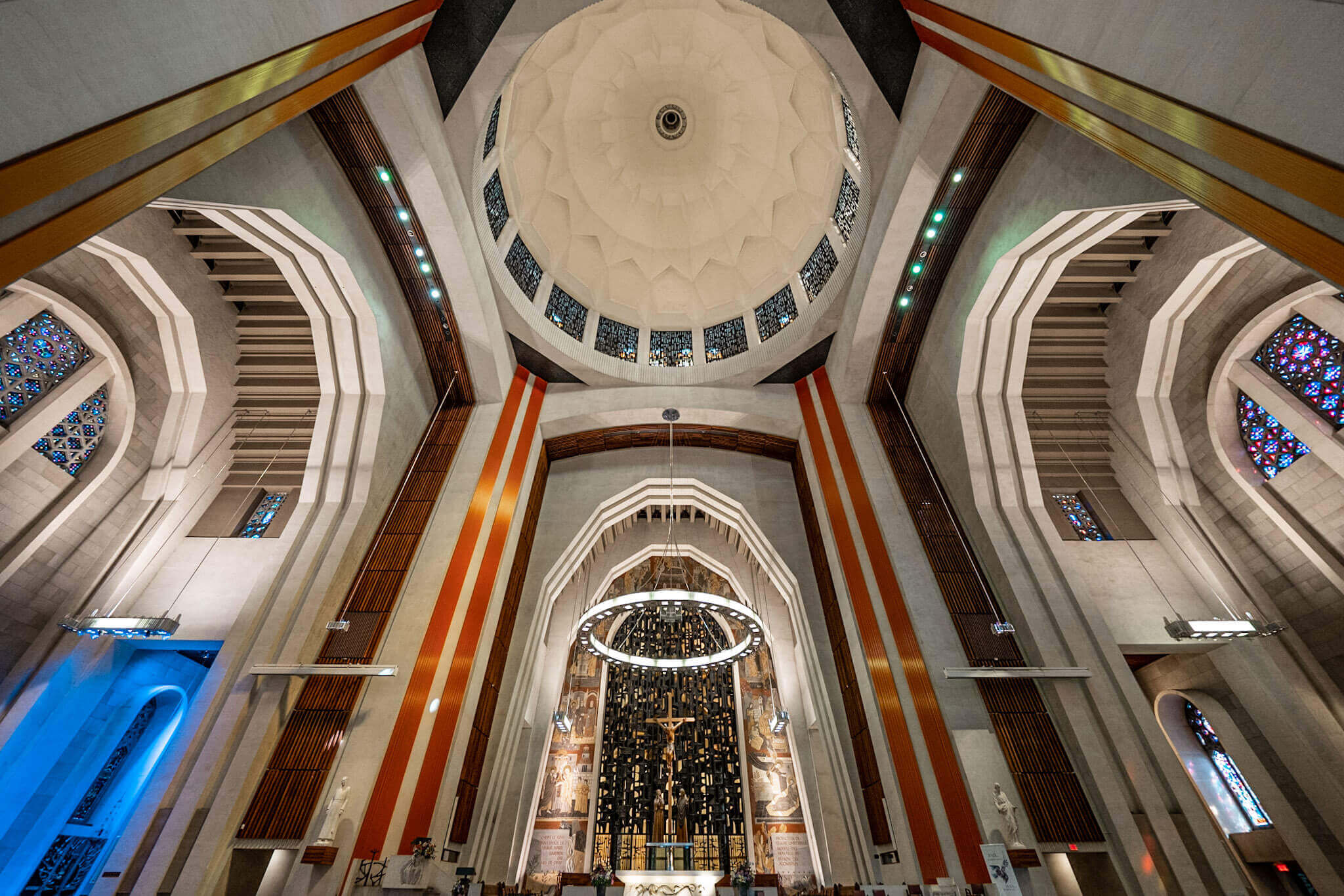 The main altar and interior of the dome of Saint Joseph's Oratory