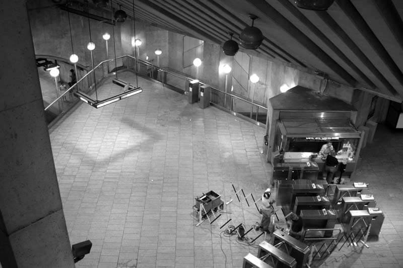 Côte-Sainte-Catherine subway station interior
