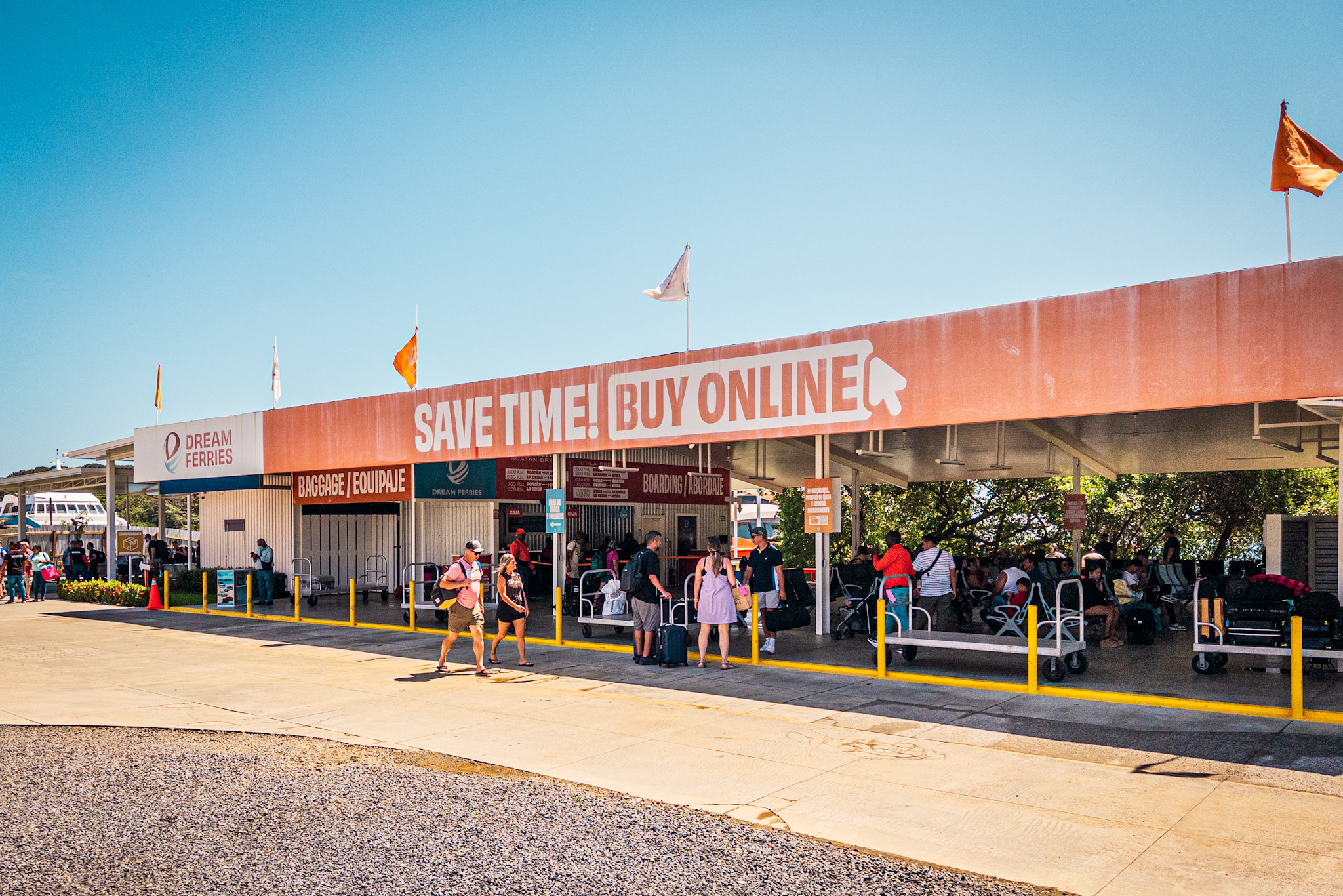 The exterior of the Dream Ferries terminal in Roatan, Honduras