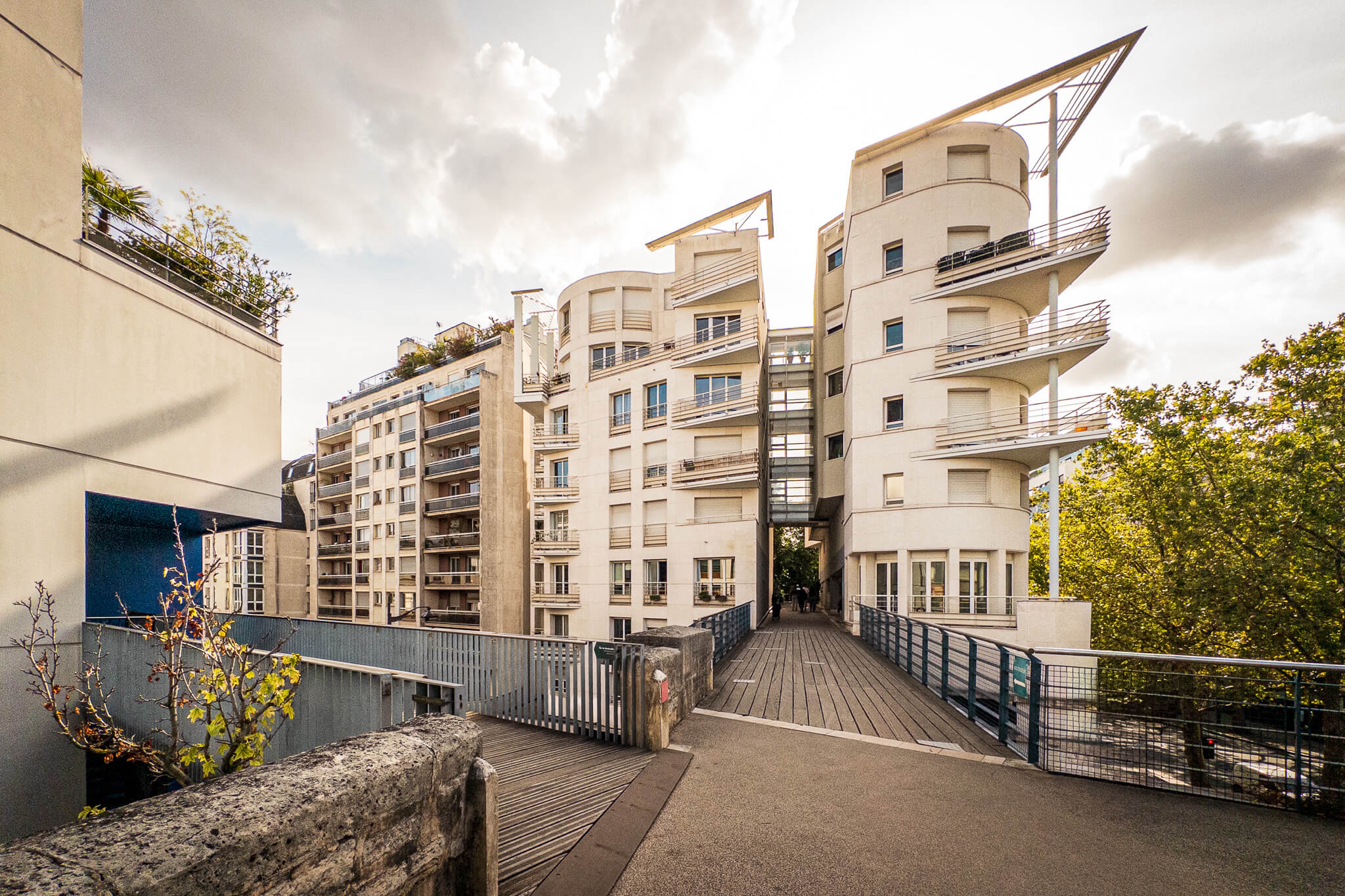 The Coulée verte René-Dumont raised park cutting through residential buildings