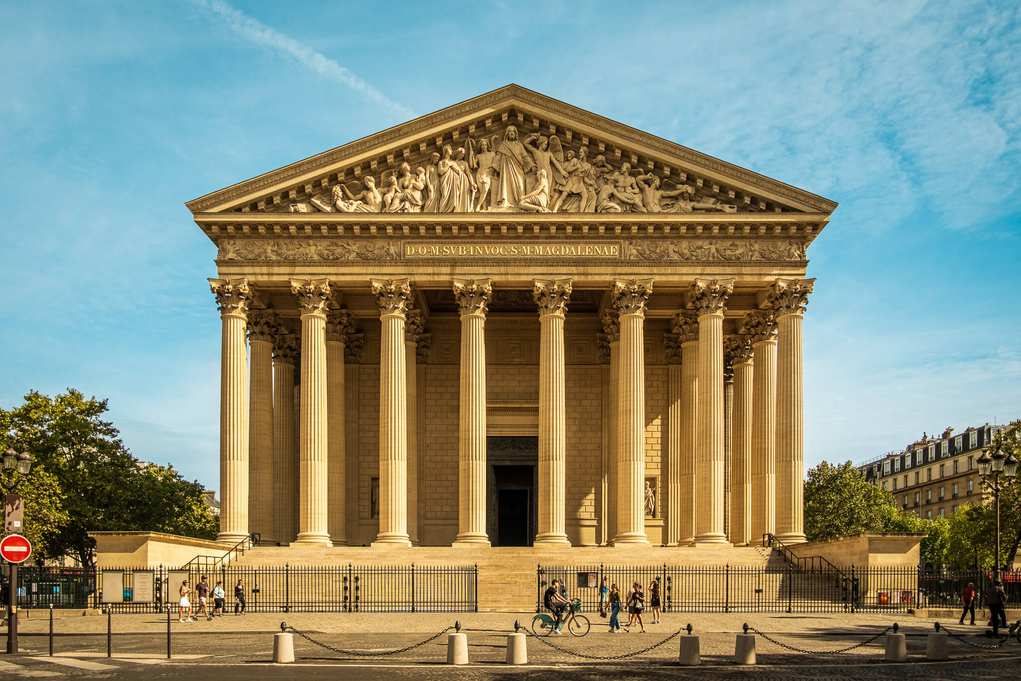 The temple-like neoclassical Église de la Madeleine in Paris