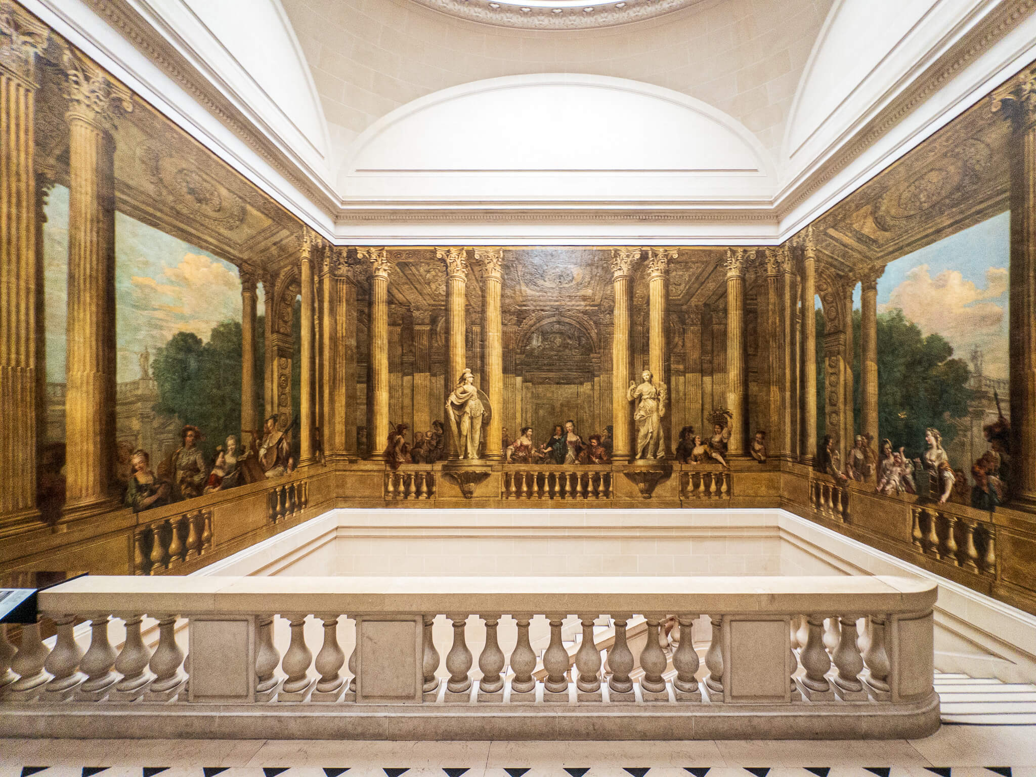 A preserved trompe-l'oeil wall painting in Musée Carnavalet