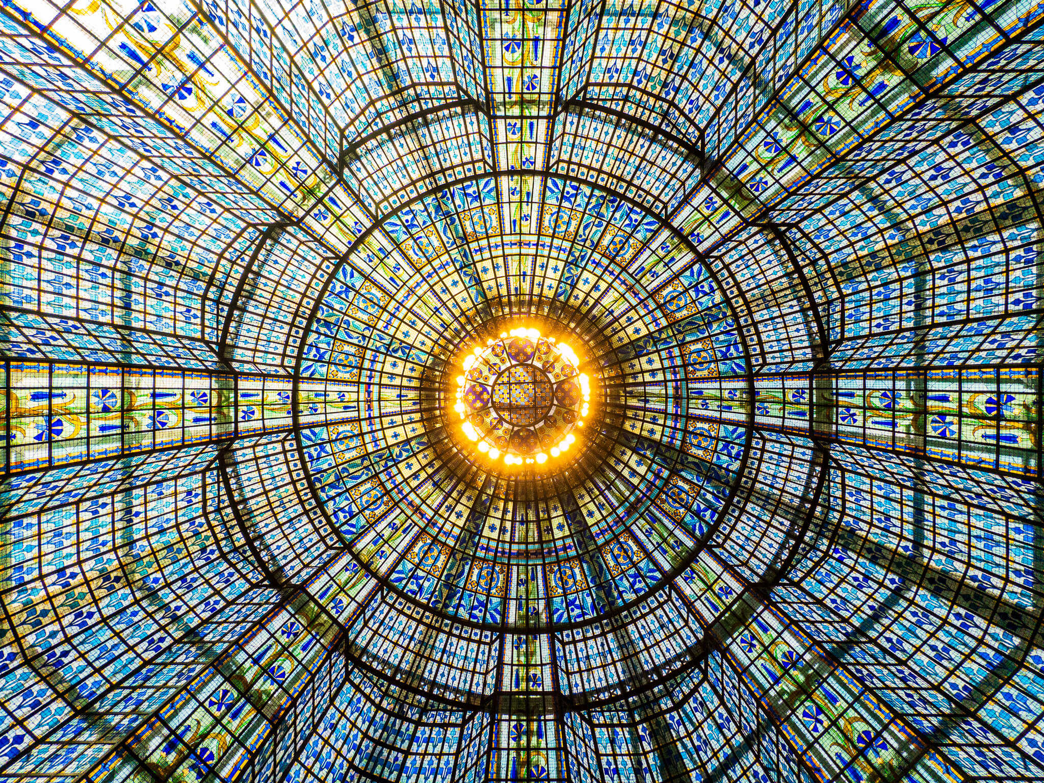 The stained glass dome of the Printemps department store inParis